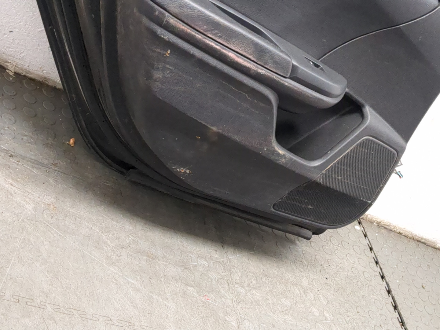 Дверь задняя левая