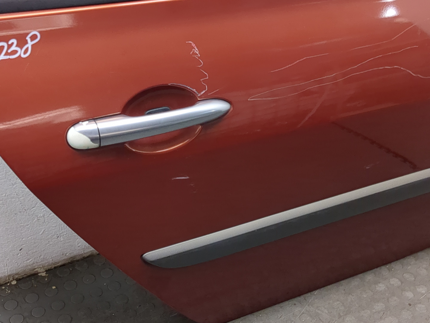 Дверь задняя правая