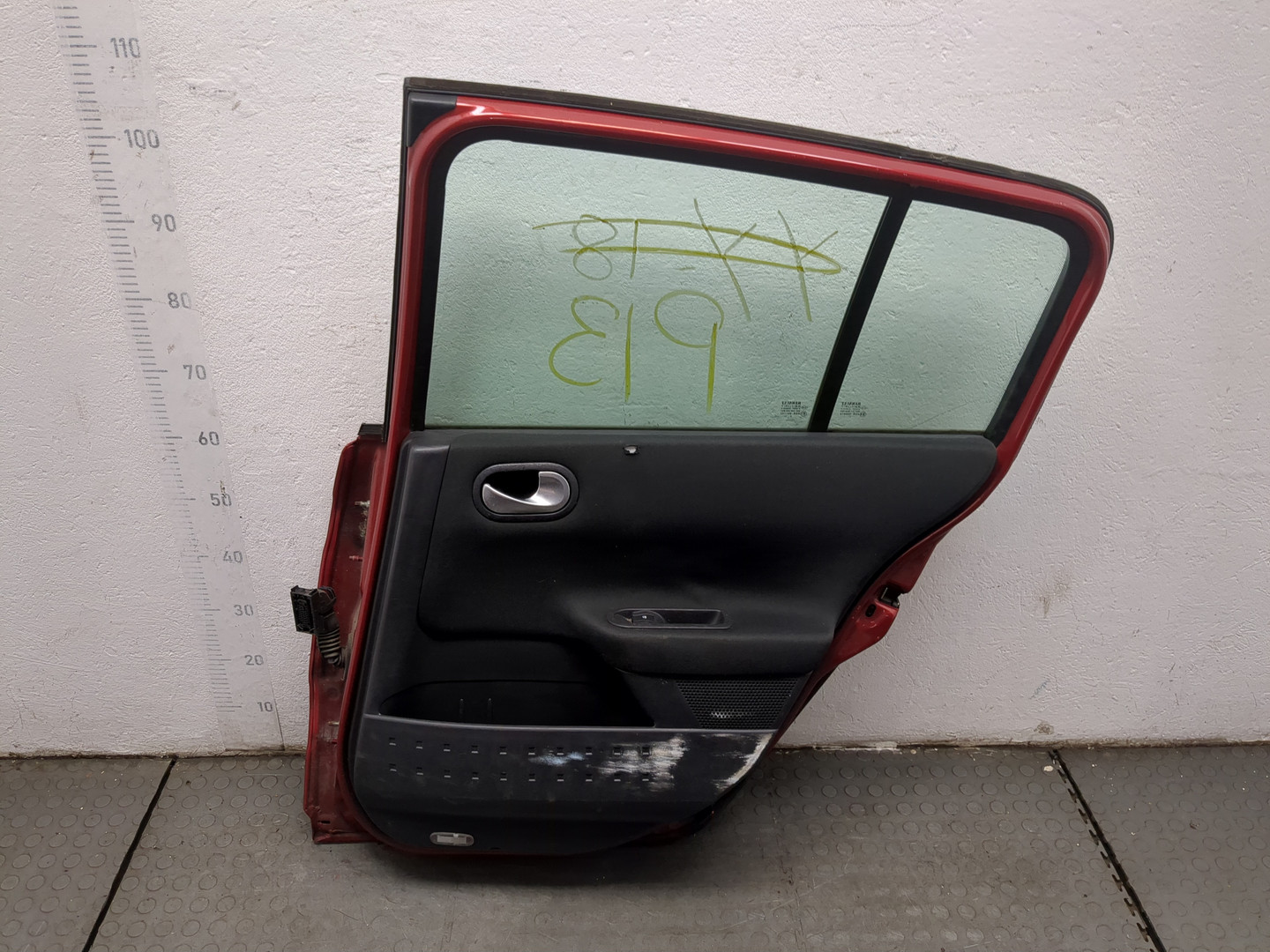 Дверь задняя правая