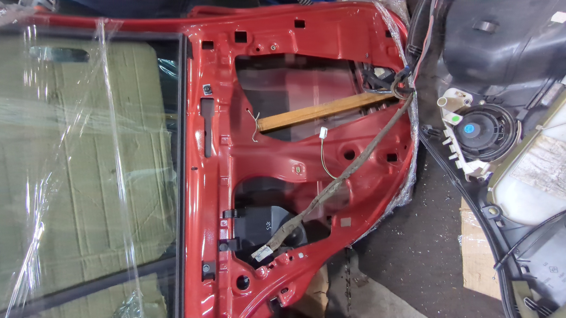 Дверь задняя левая