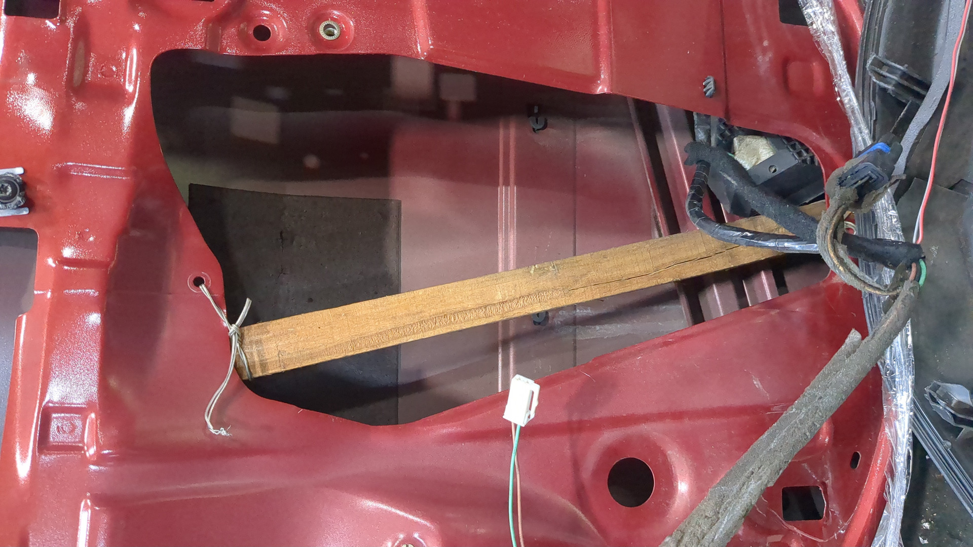 Дверь задняя левая