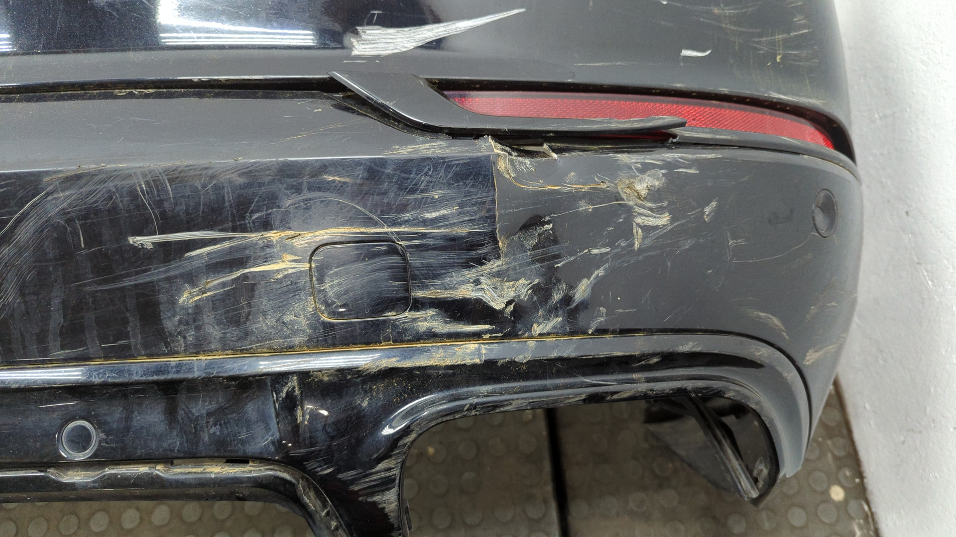 Бампер задний