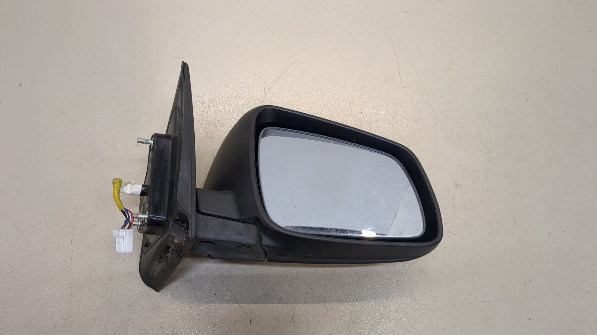 Зеркало правое электрическое