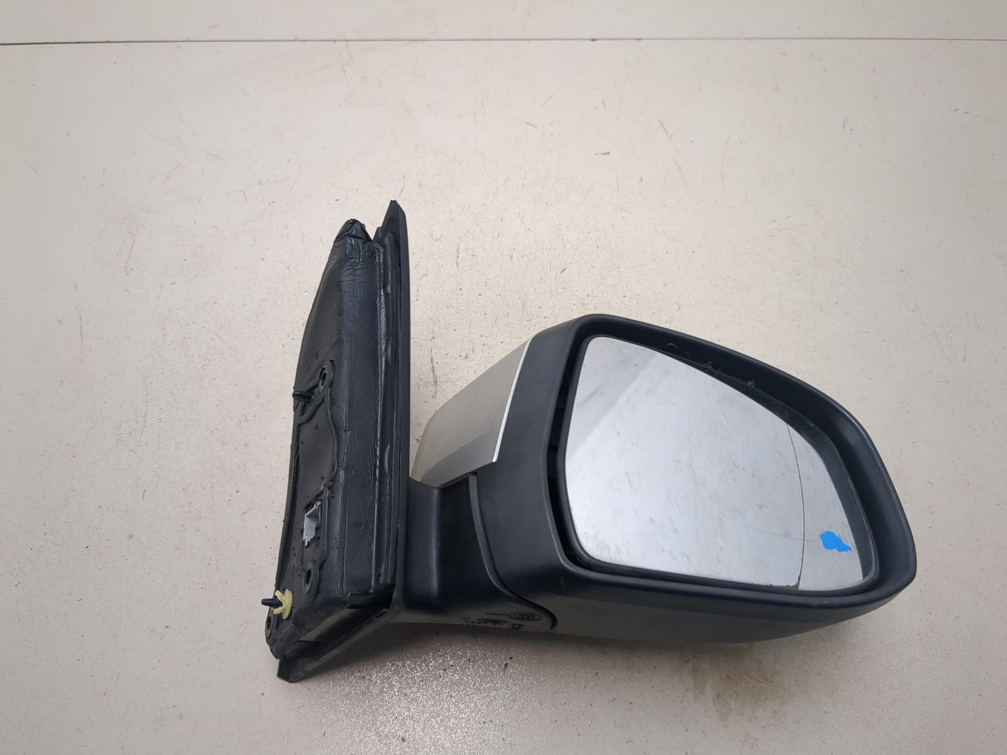 Зеркало правое электрическое