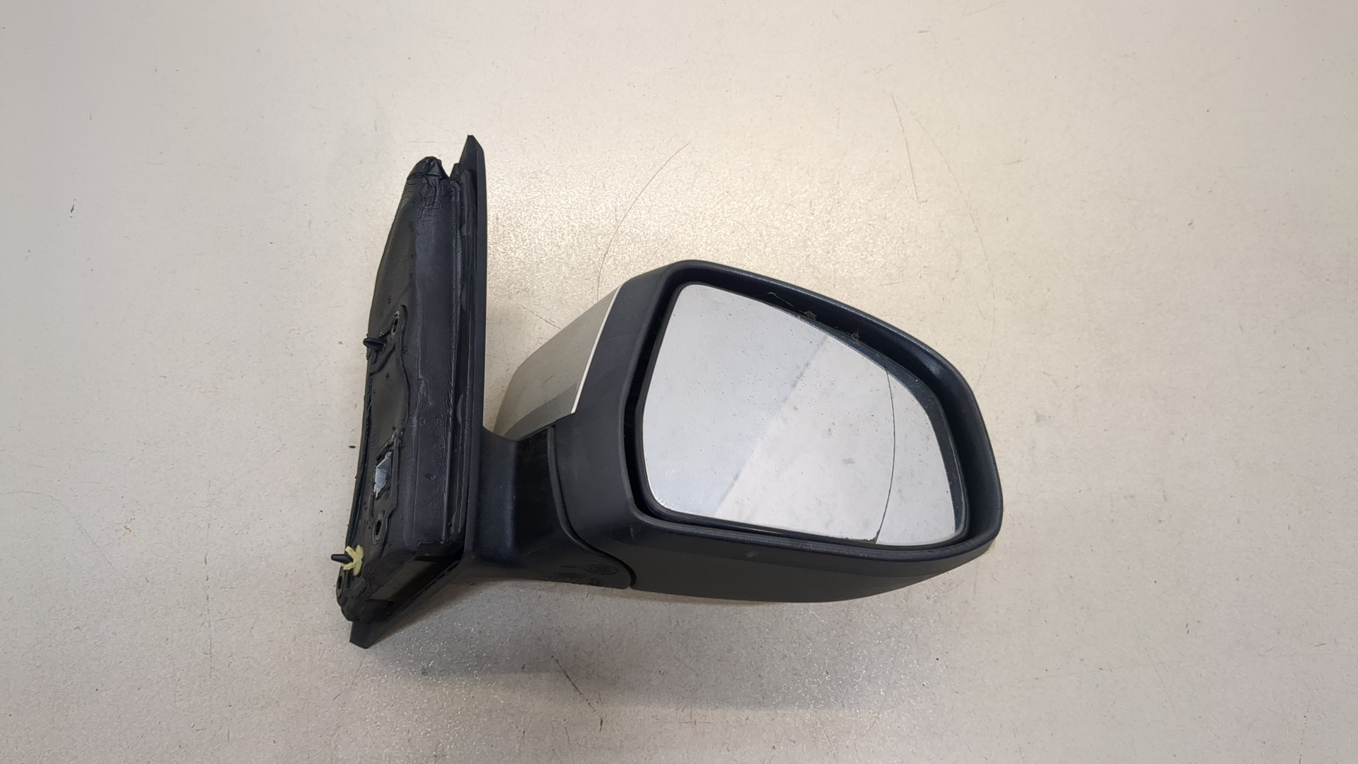 Зеркало правое электрическое