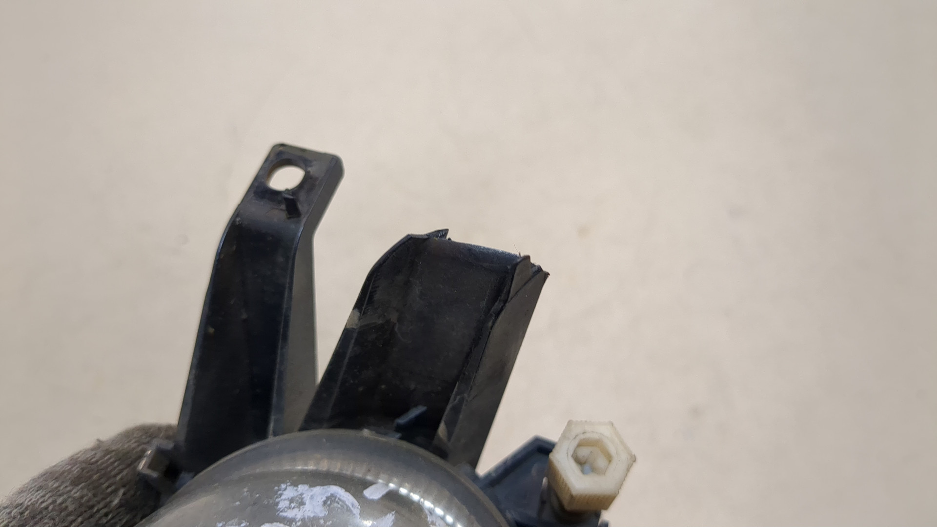 Фара противотуманная левая