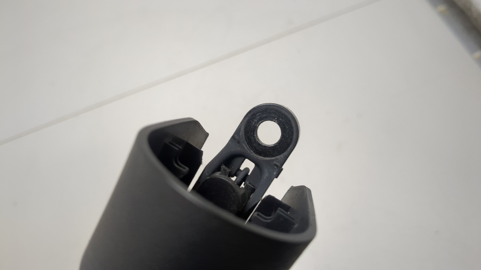 Поводок стеклоочистителя заднего