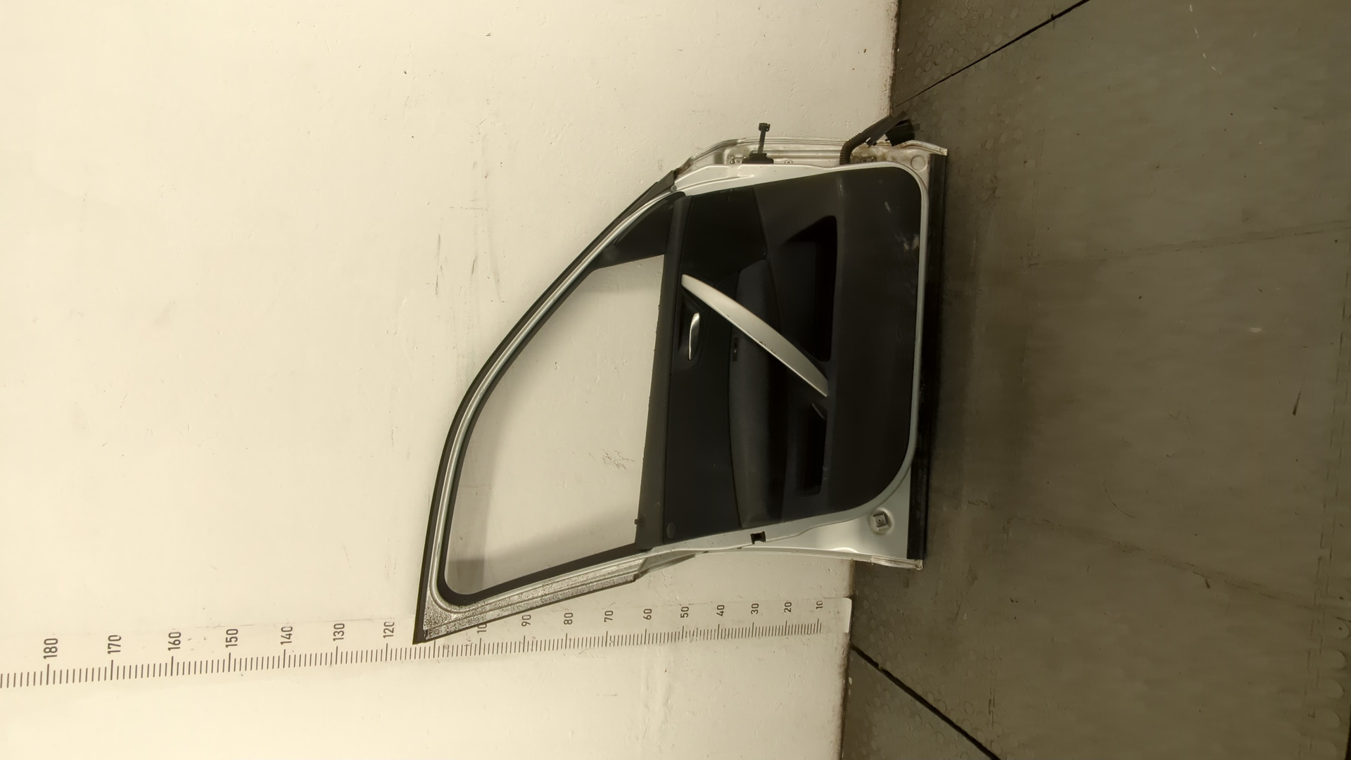 Дверь передняя левая