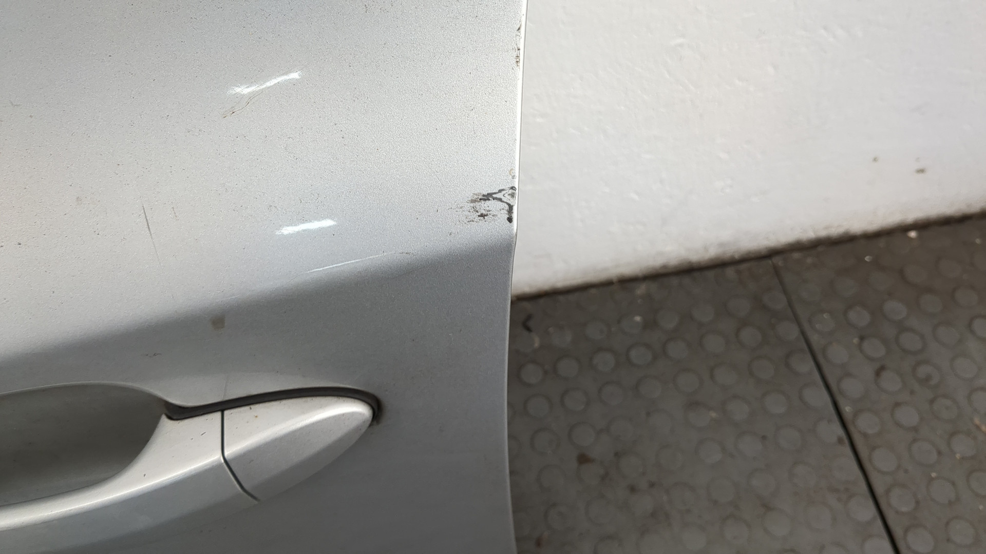 Дверь передняя левая