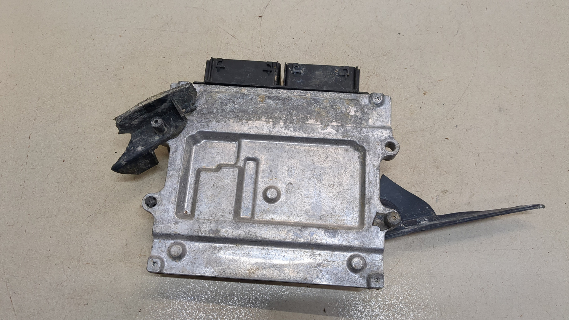 Блок управления двигателем