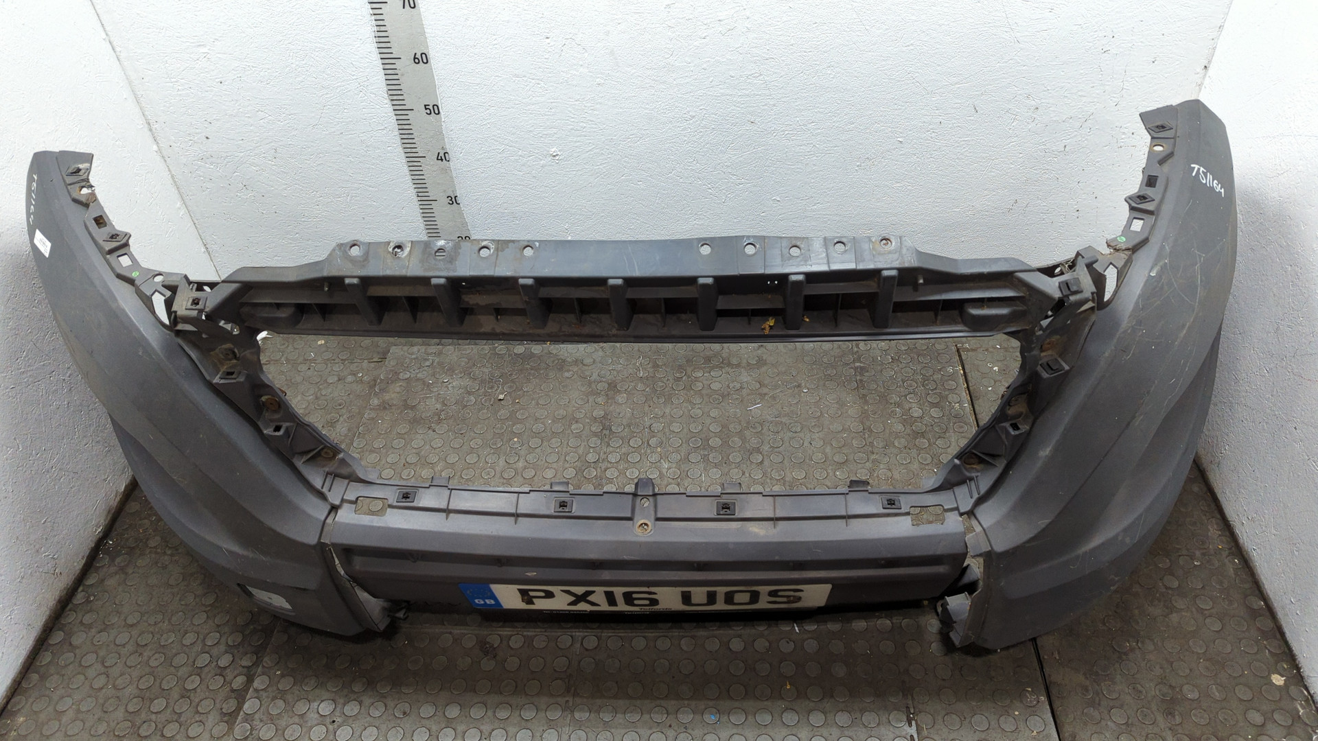 Бампер передний