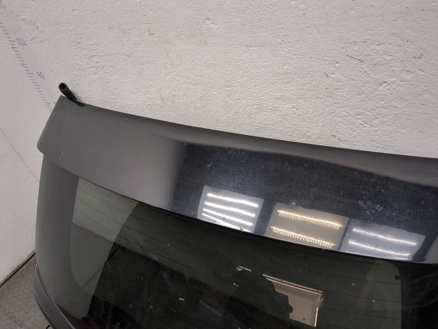 Дверь багажника