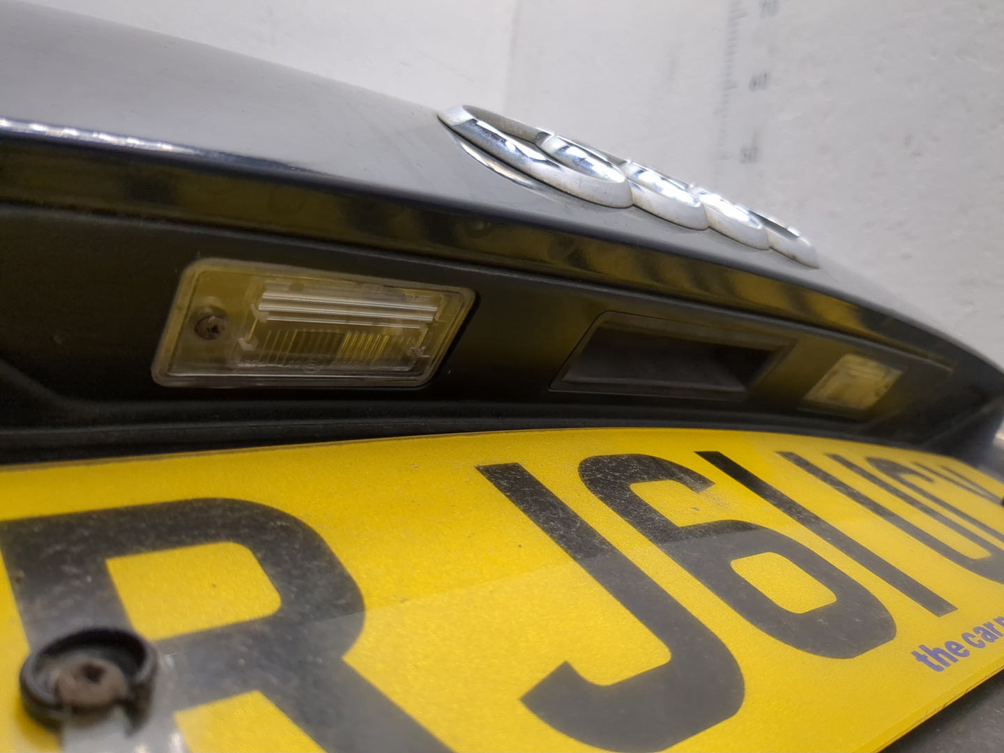 Дверь багажника