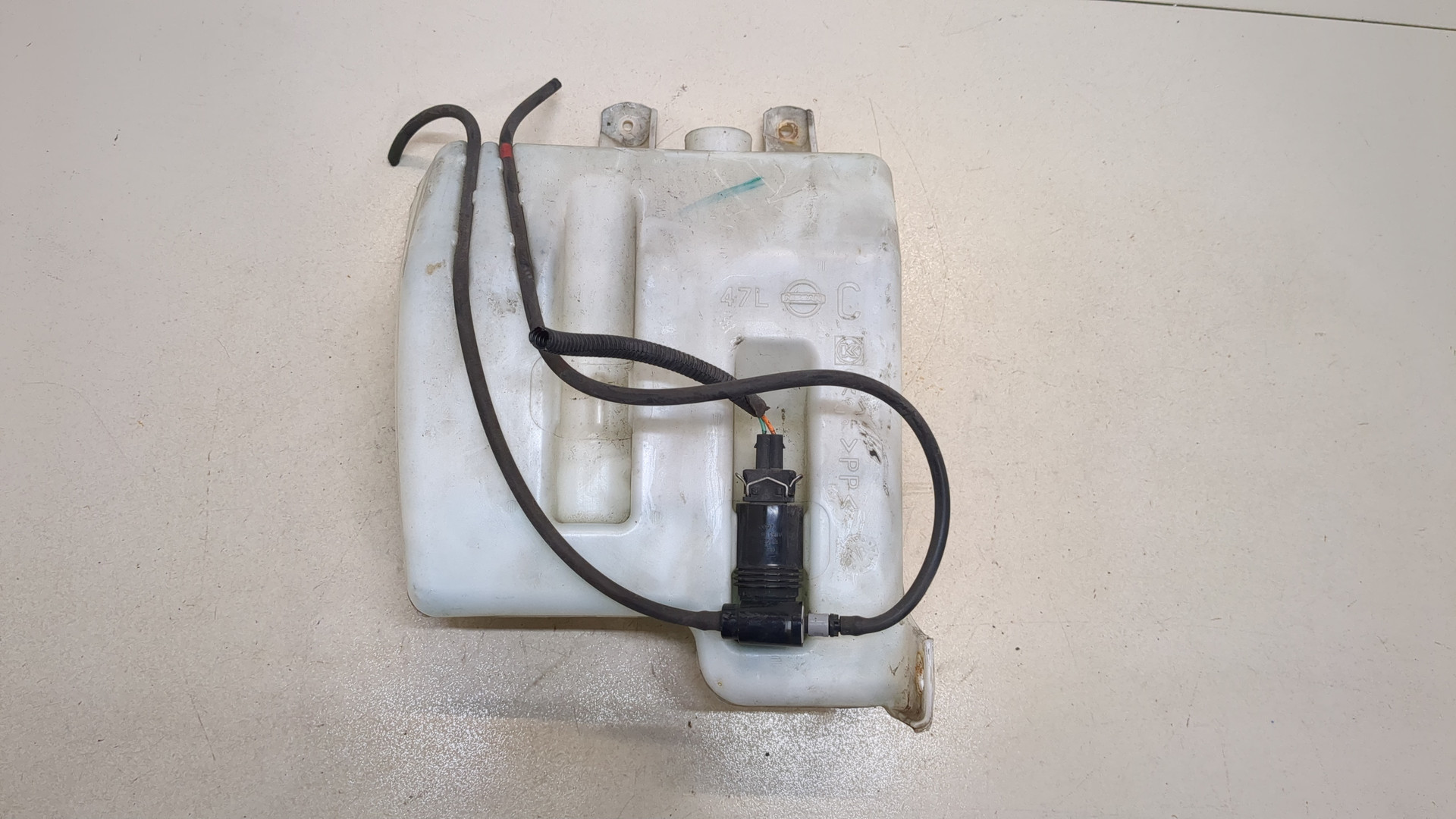 Бачок омывателя лобового стекла