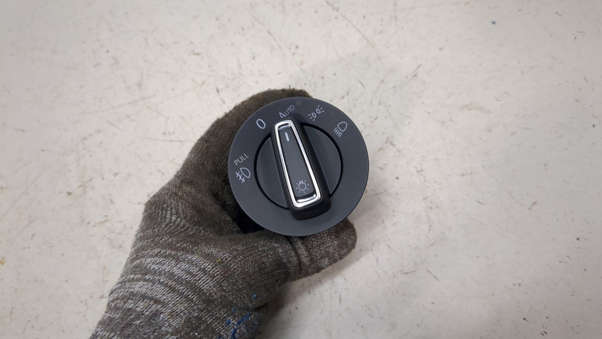 Переключатель света фар