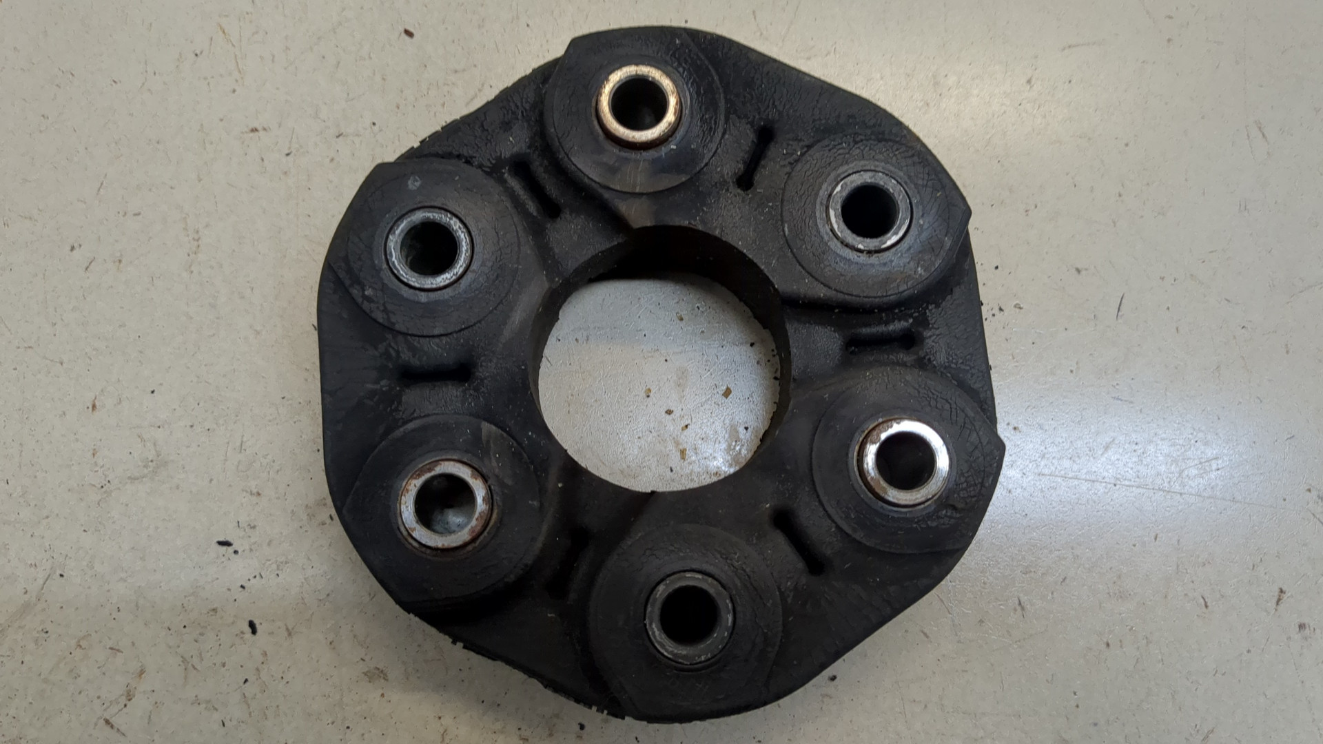 Муфта эластичная карданного вала