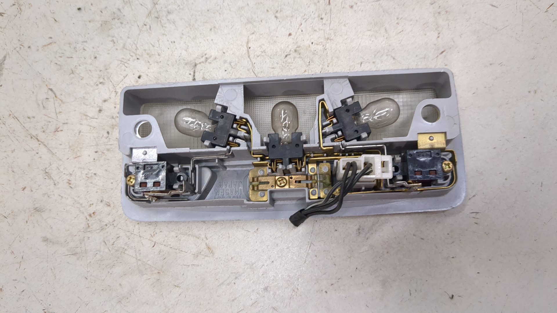 Плафон салонный