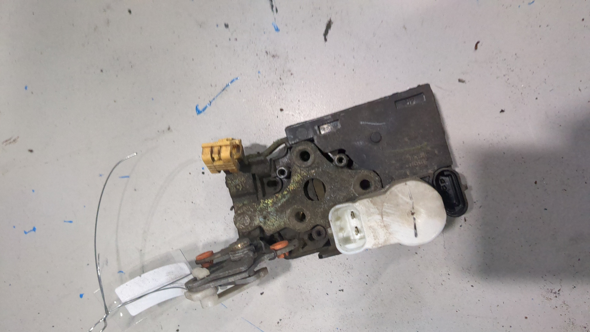 Замок двери задней правой