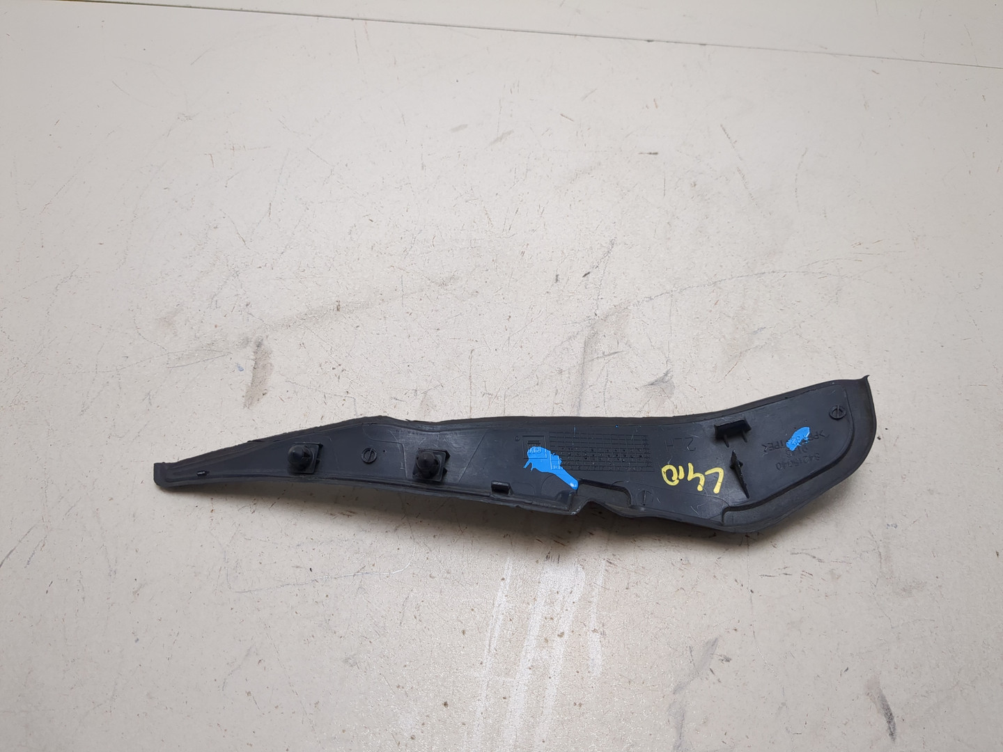 Молдинг лобового стекла