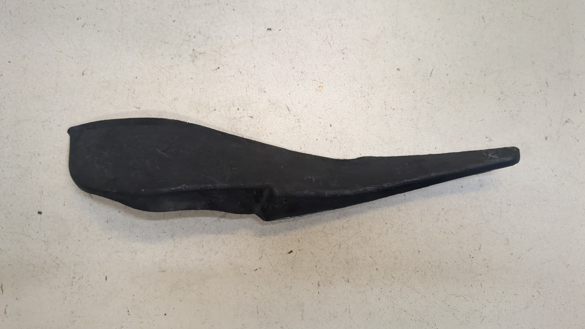 Молдинг лобового стекла