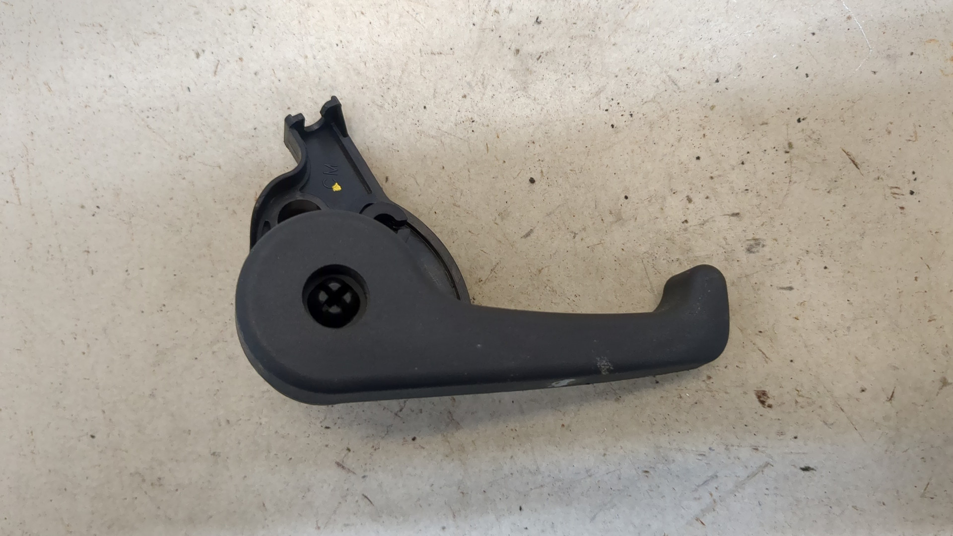 Ручка открывания капота