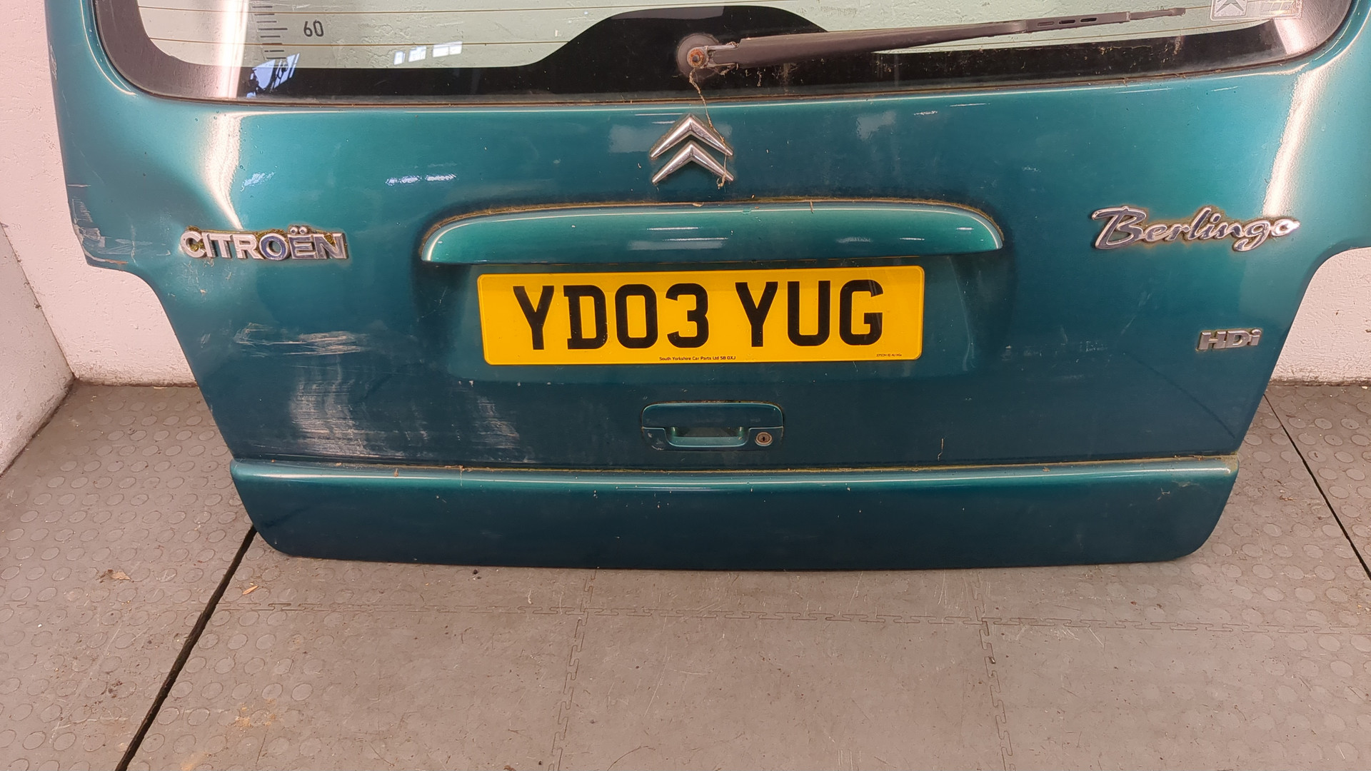 Дверь багажника