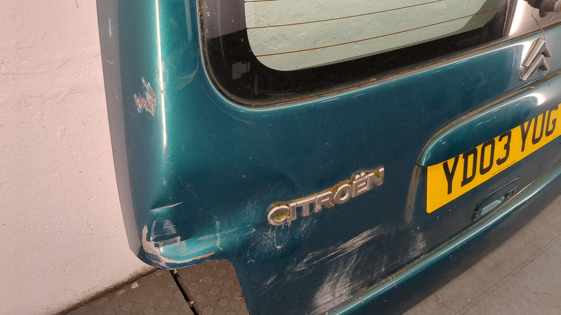 Дверь багажника