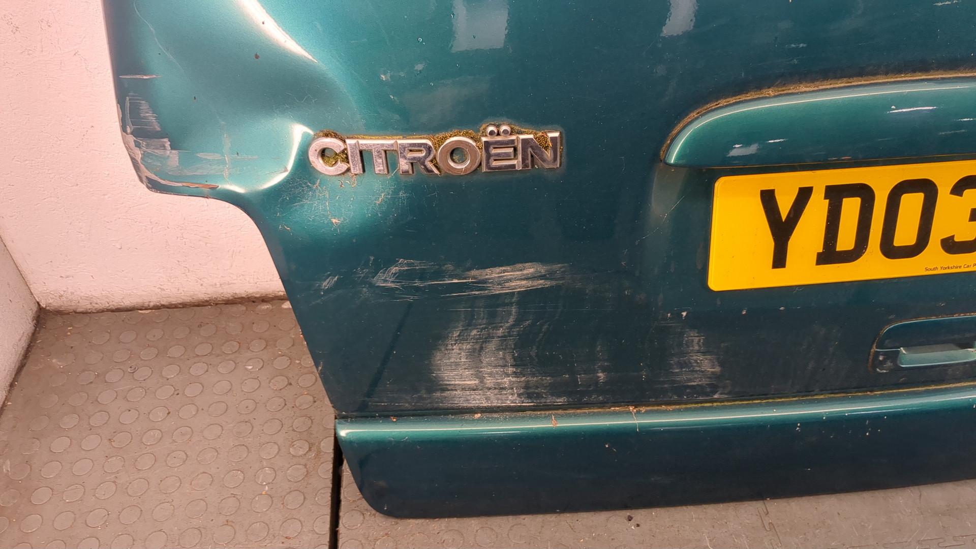 Дверь багажника