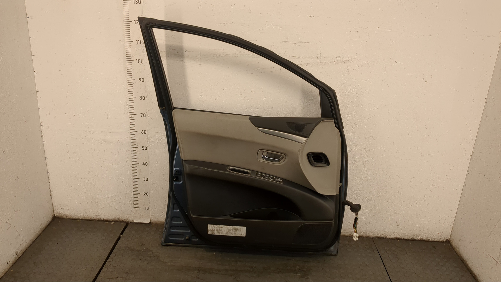 Дверь передняя левая