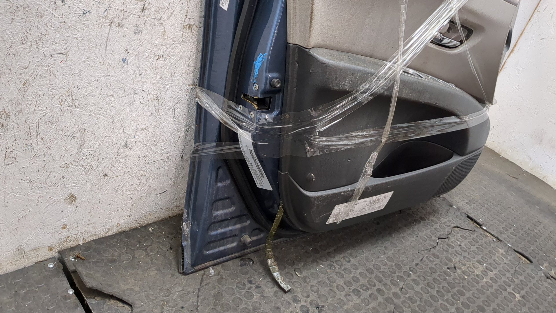 Дверь передняя левая