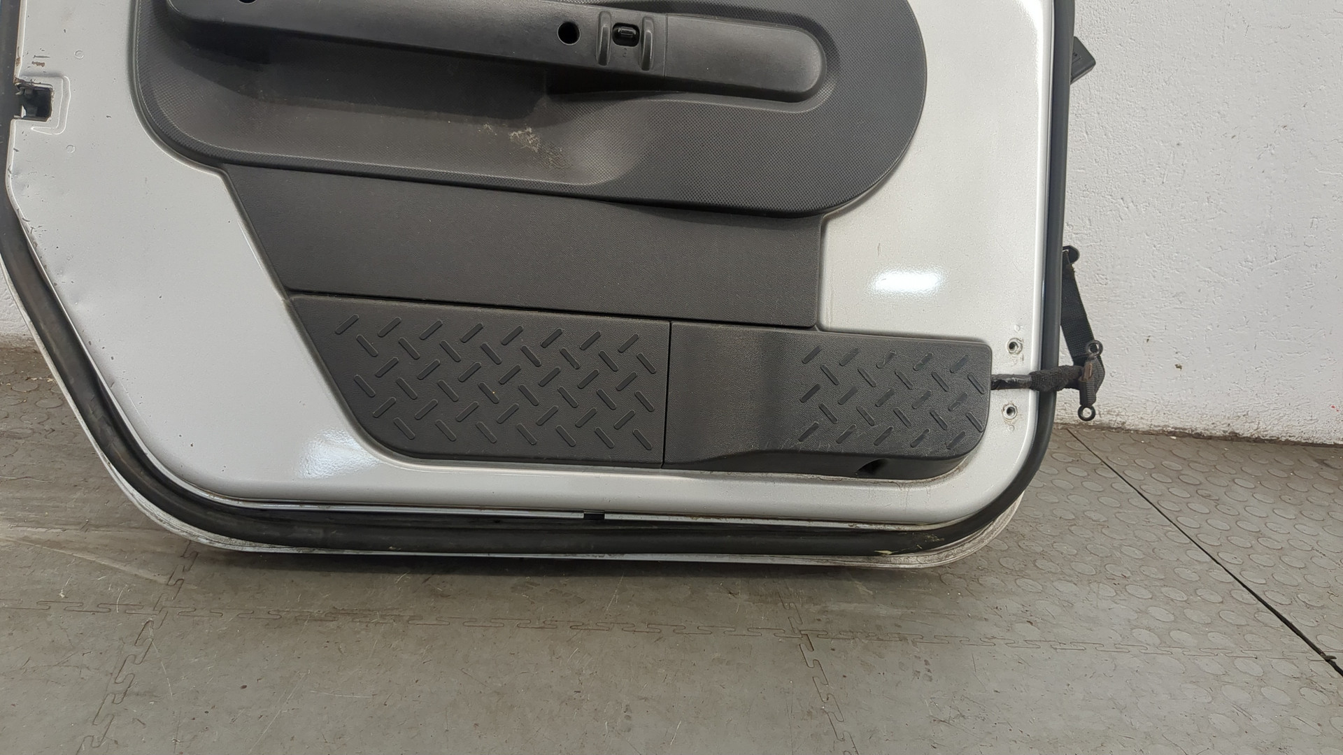 Дверь передняя левая