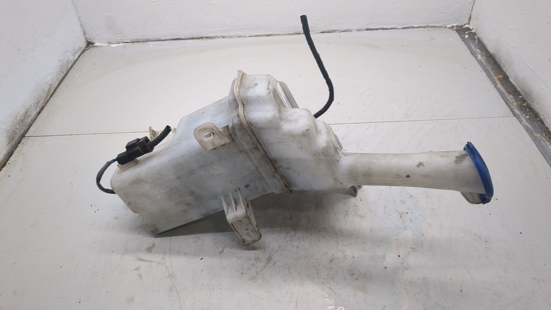 Бачок омывателя лобового стекла