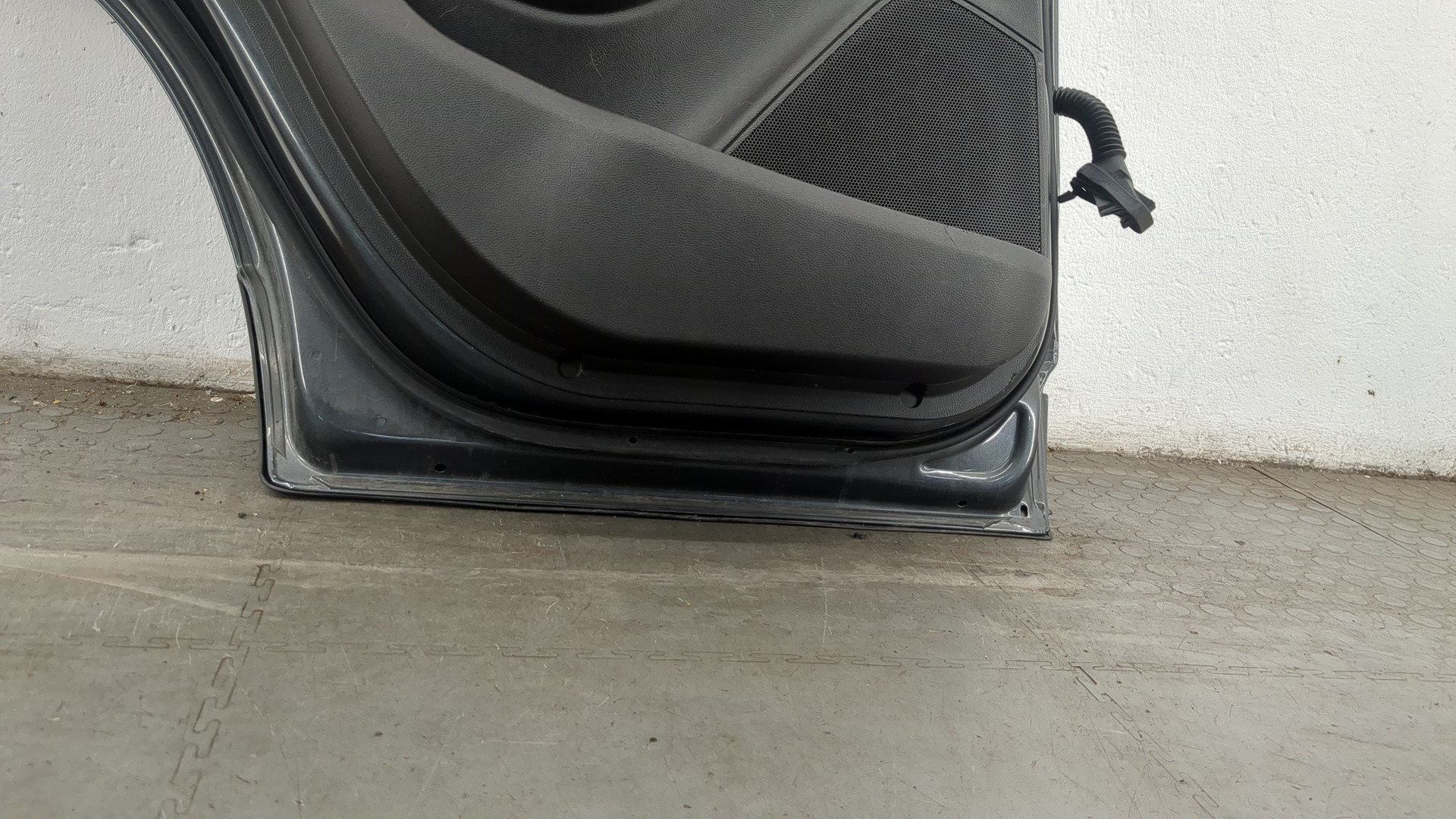 Дверь задняя левая