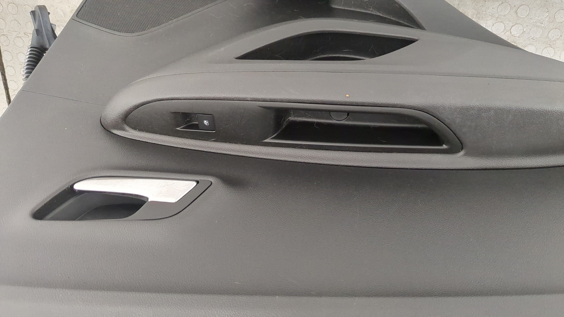 Дверь задняя левая