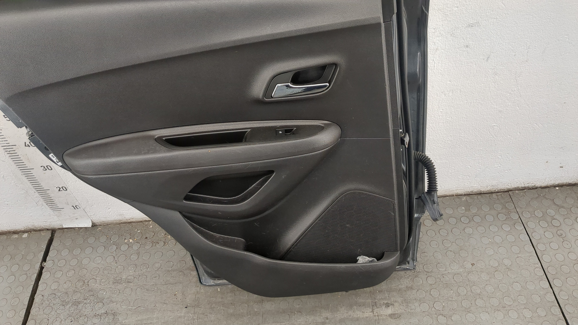 Дверь задняя левая