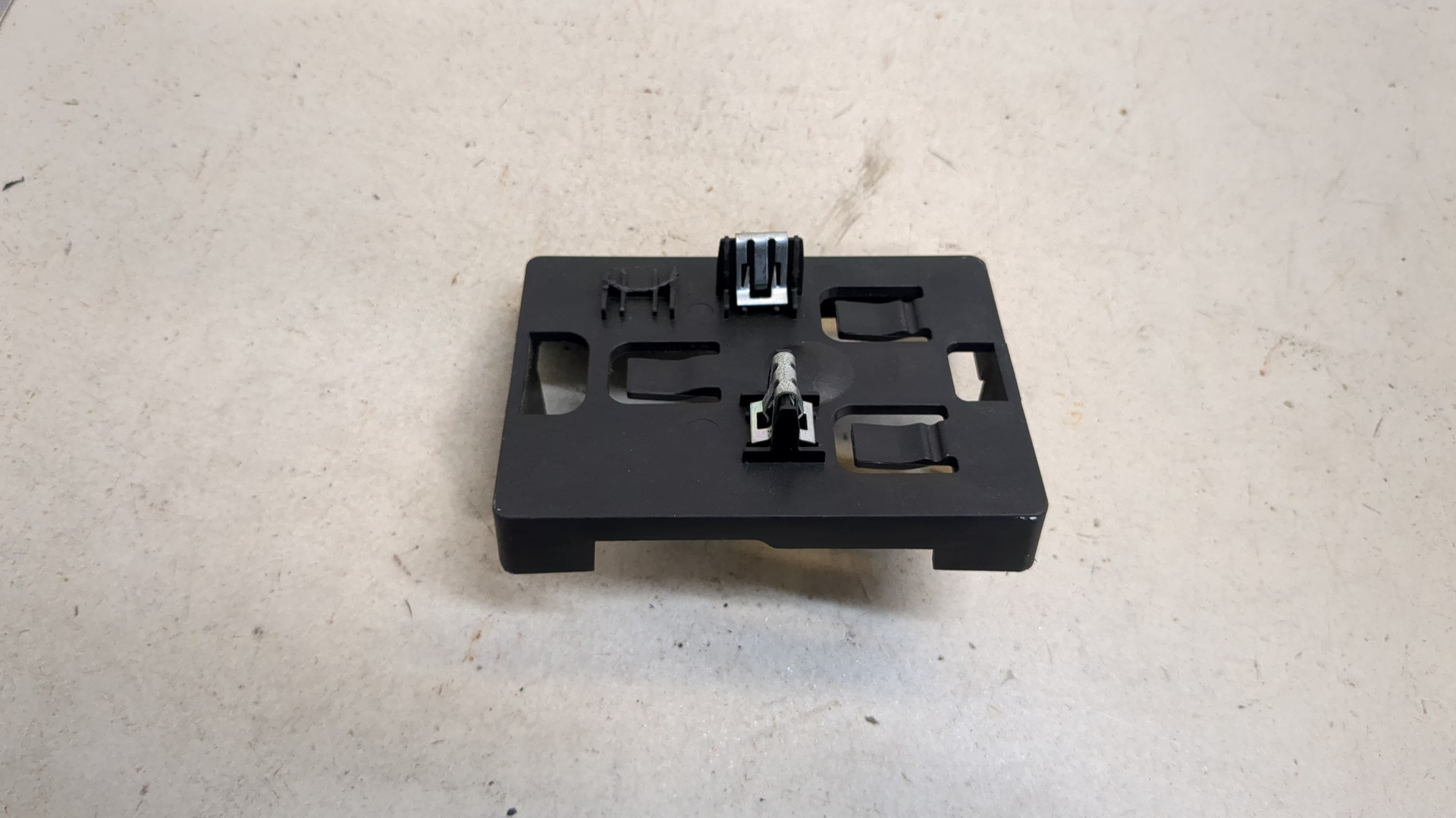 Кронштейн электронного блока управления / контроля