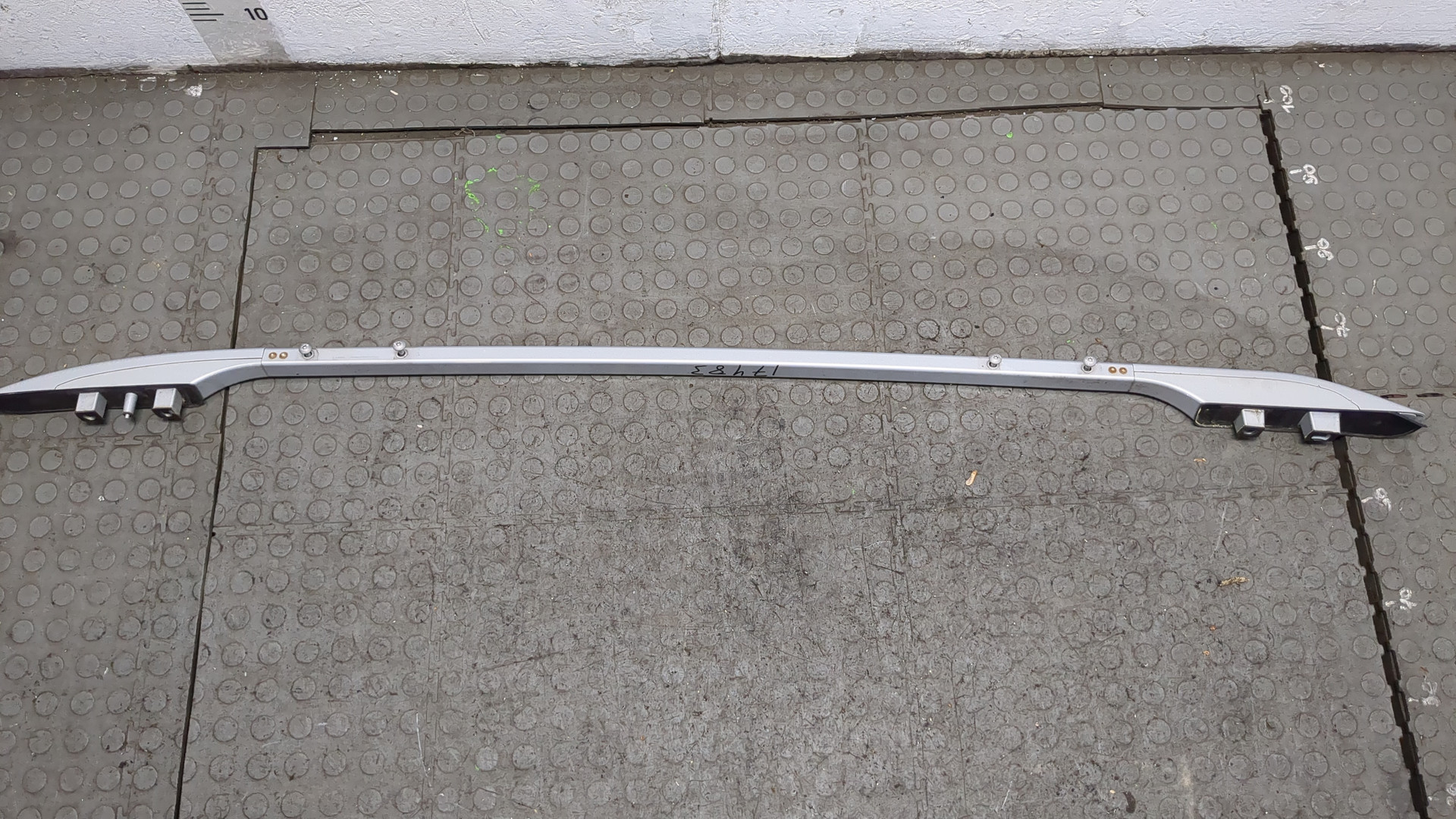 Рейлинг (релинг) правый (планка на крышу)