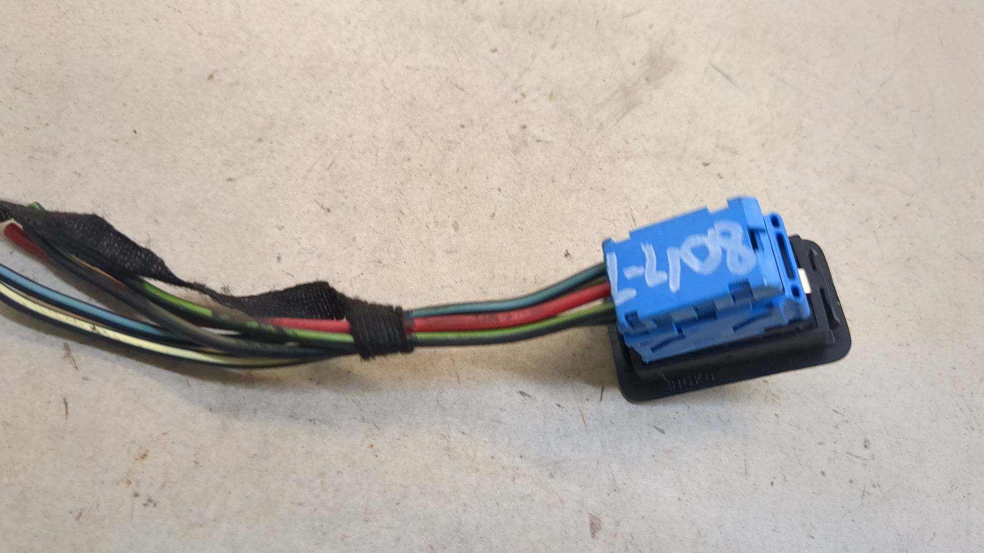 Кнопка стеклоподъемника