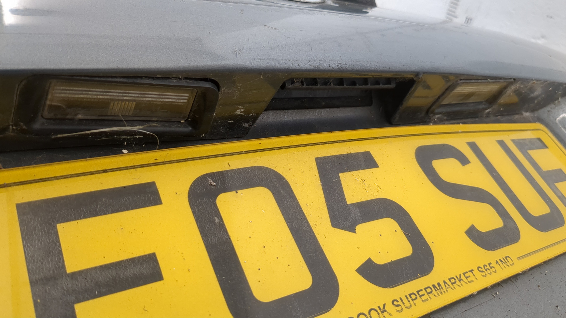 Дверь багажника