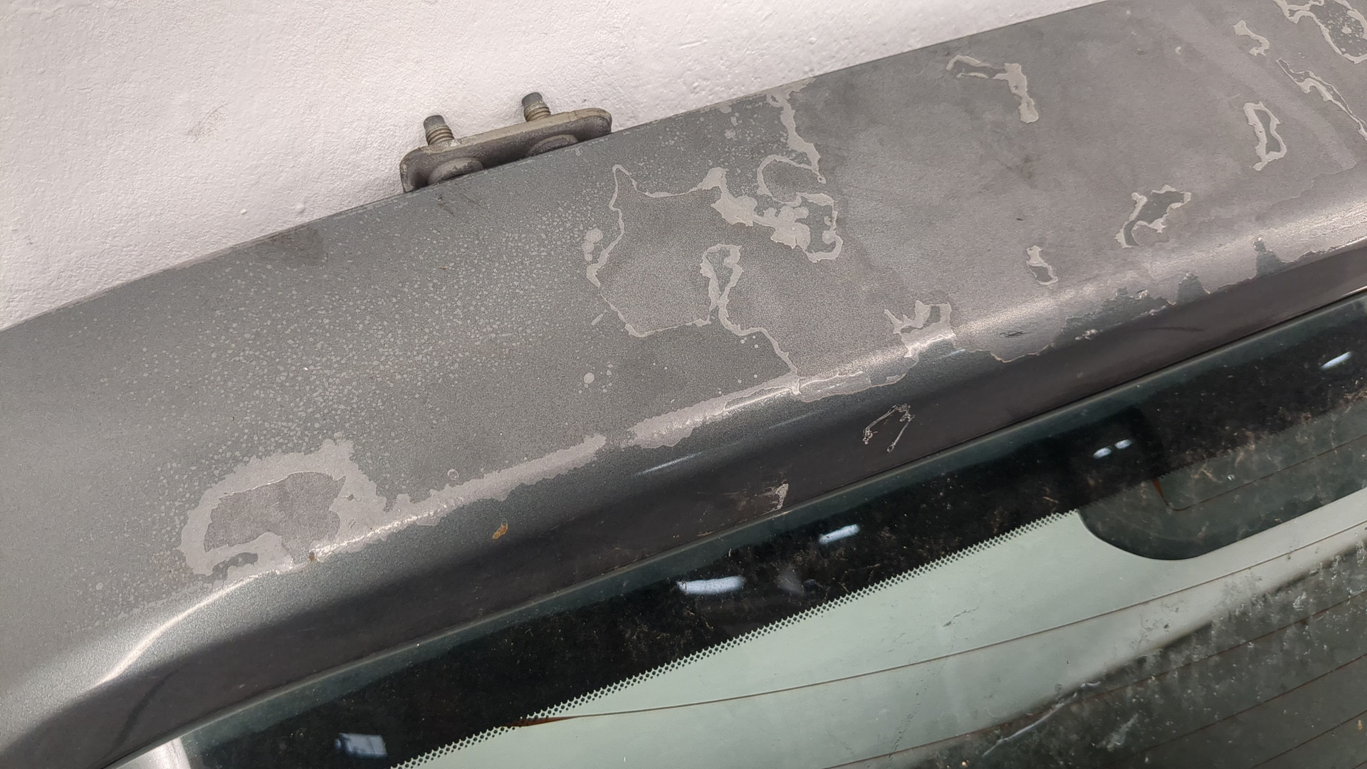 Дверь багажника