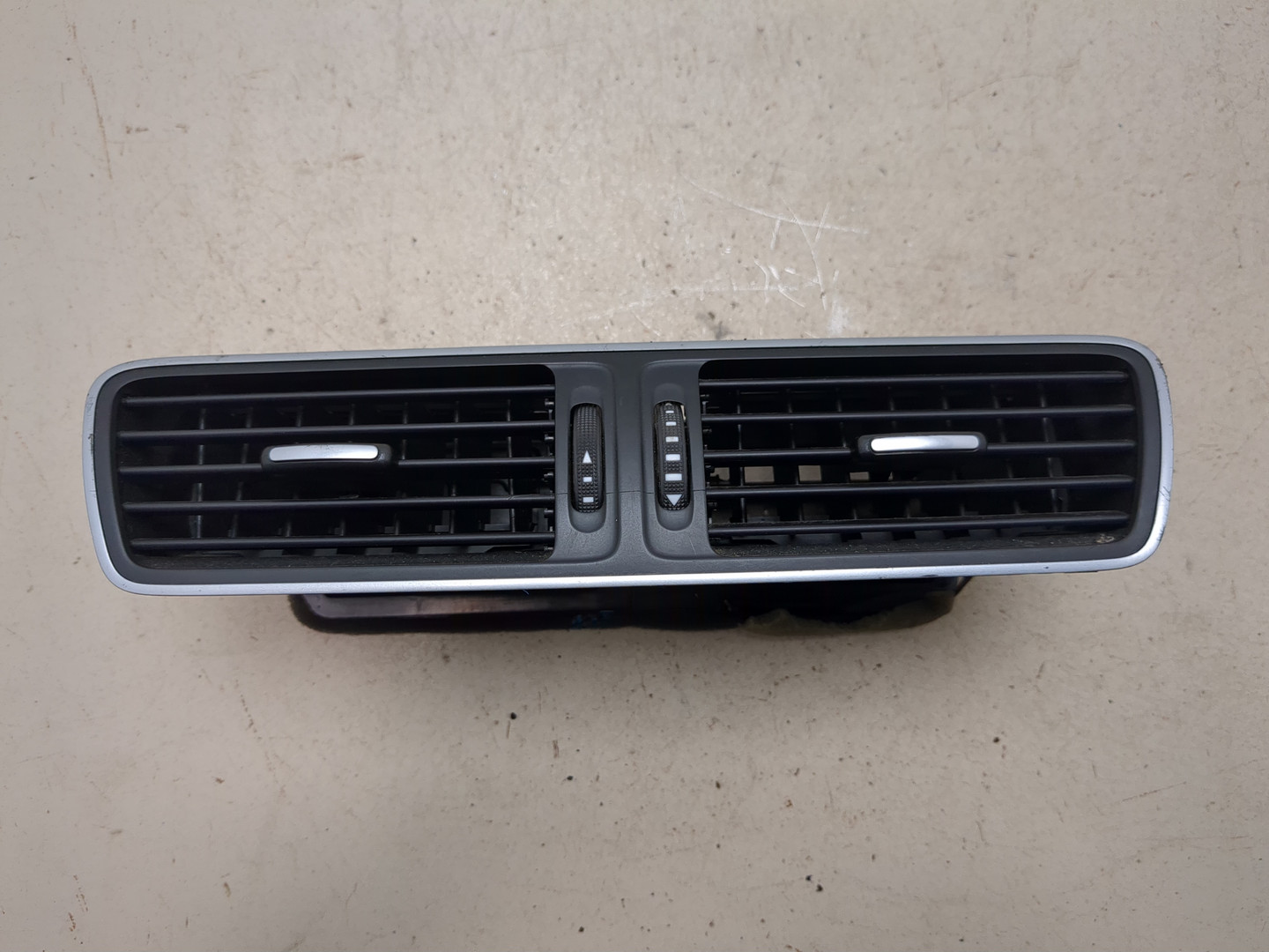 Дефлектор воздушный