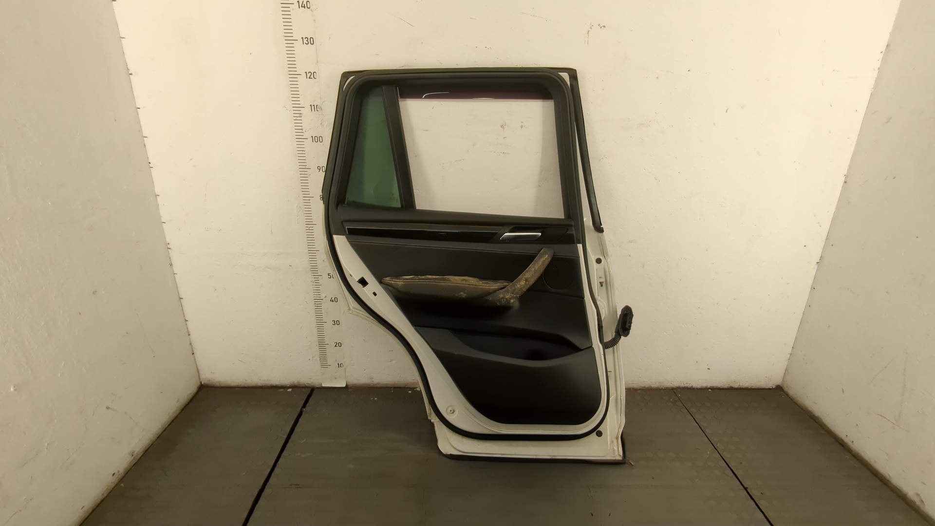 Дверь задняя левая