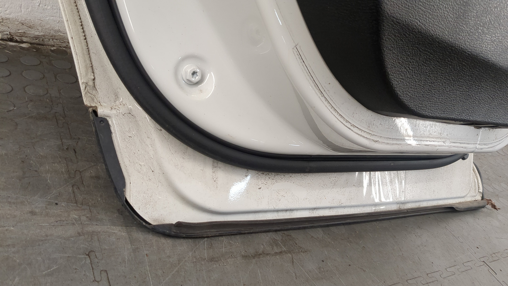 Дверь задняя левая