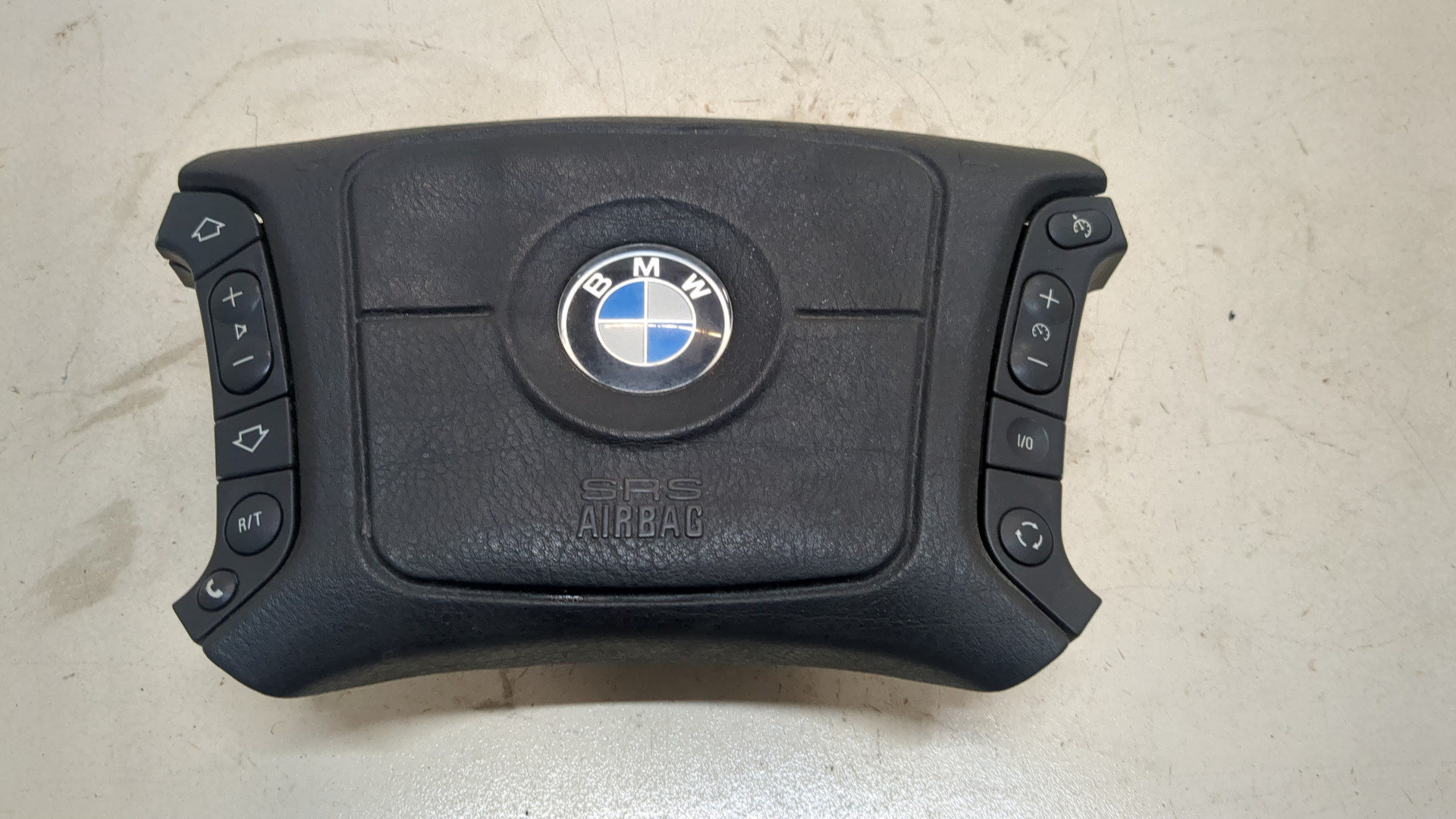 Подушка безопасности в рулевое колесо