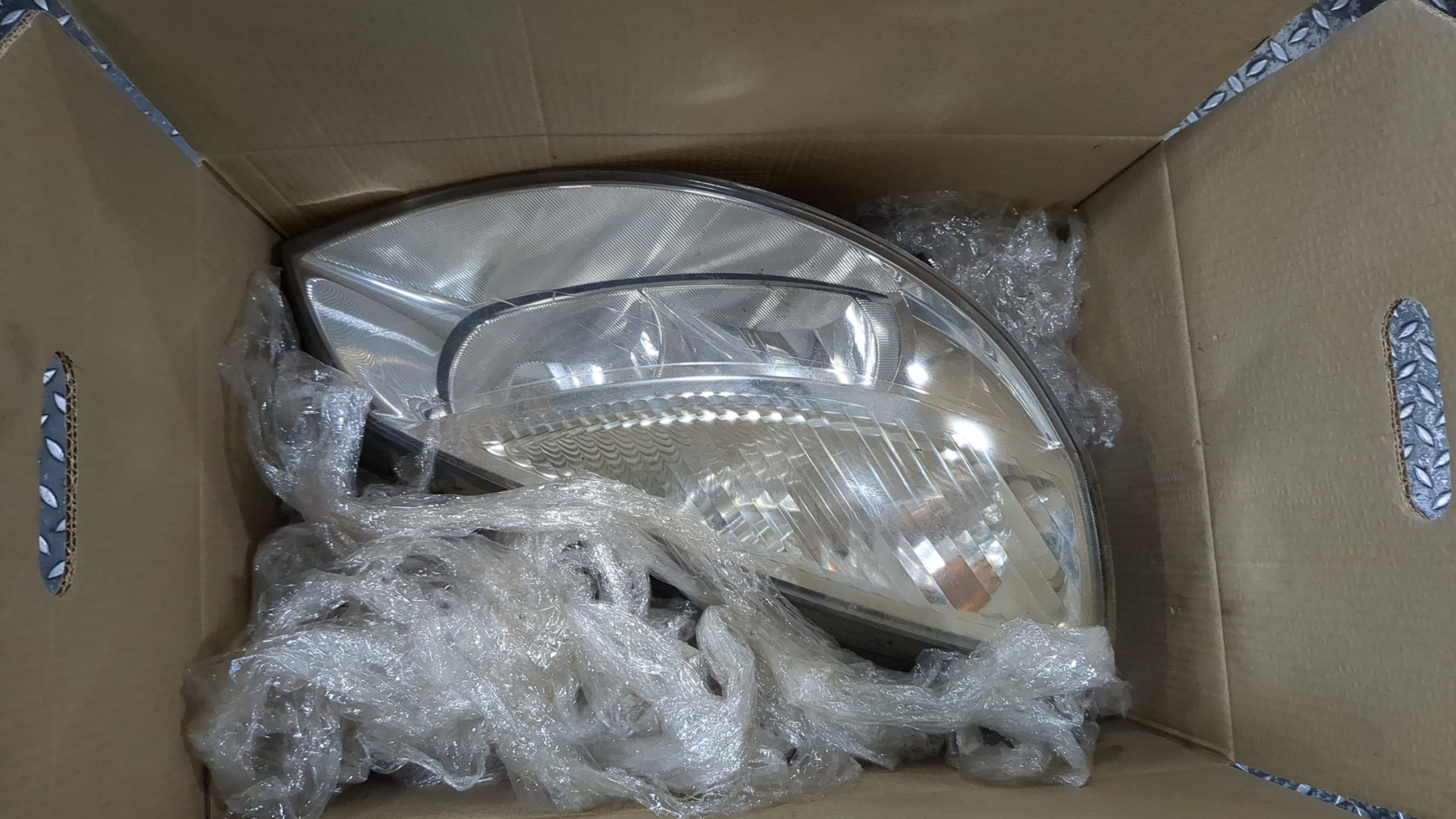 Фара правая