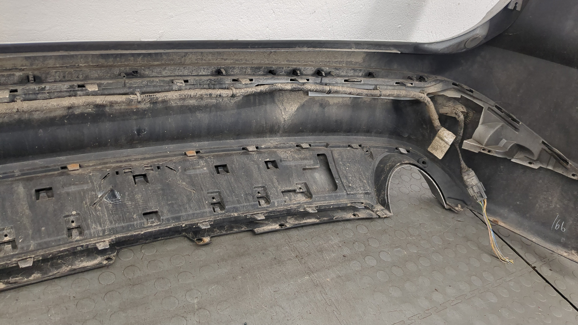 Бампер задний