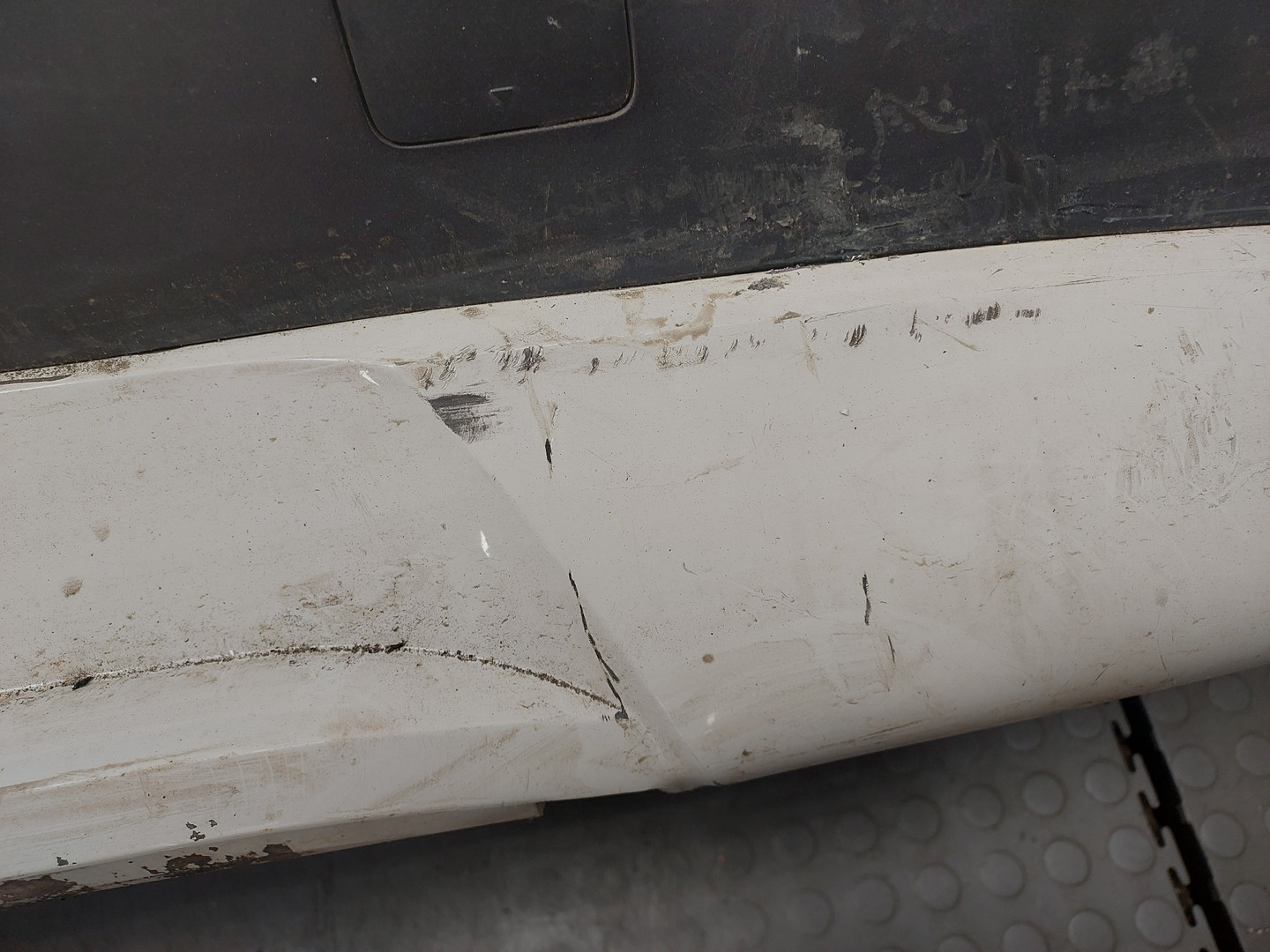 Бампер задний