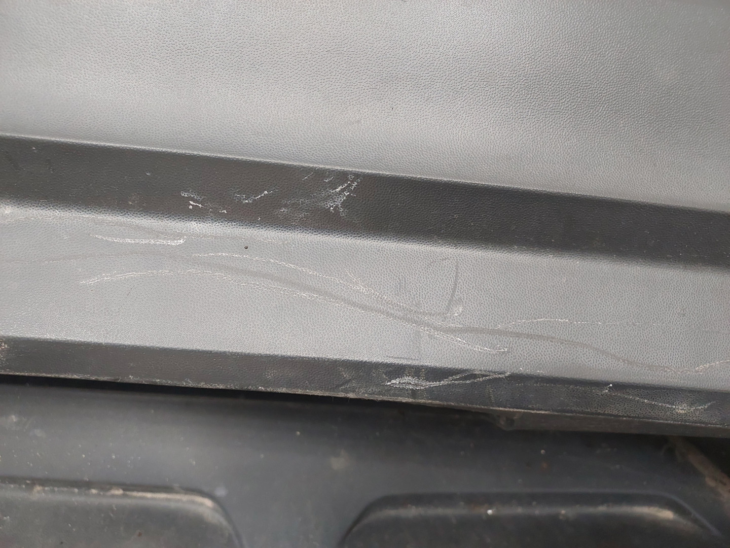 Бампер задний