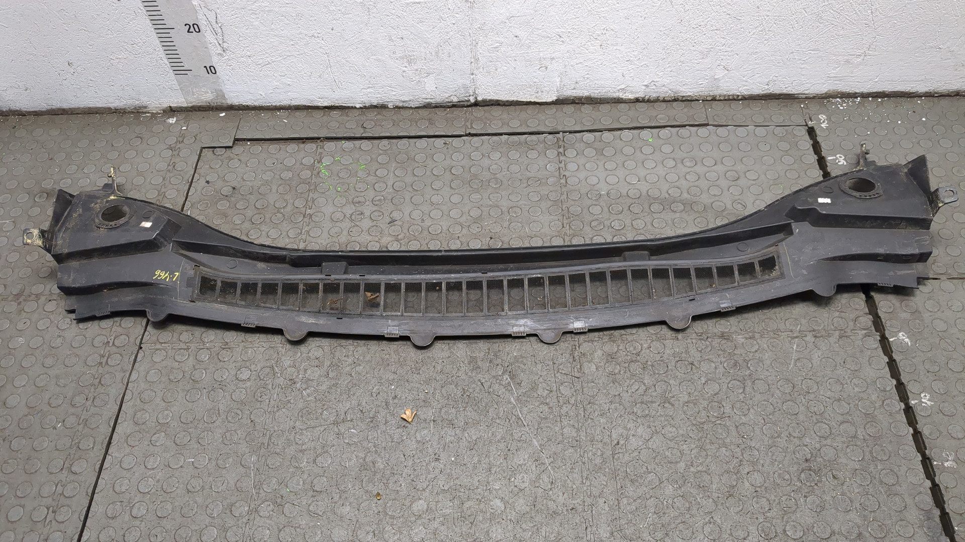 Решетка стеклоочистителей (Жабо)