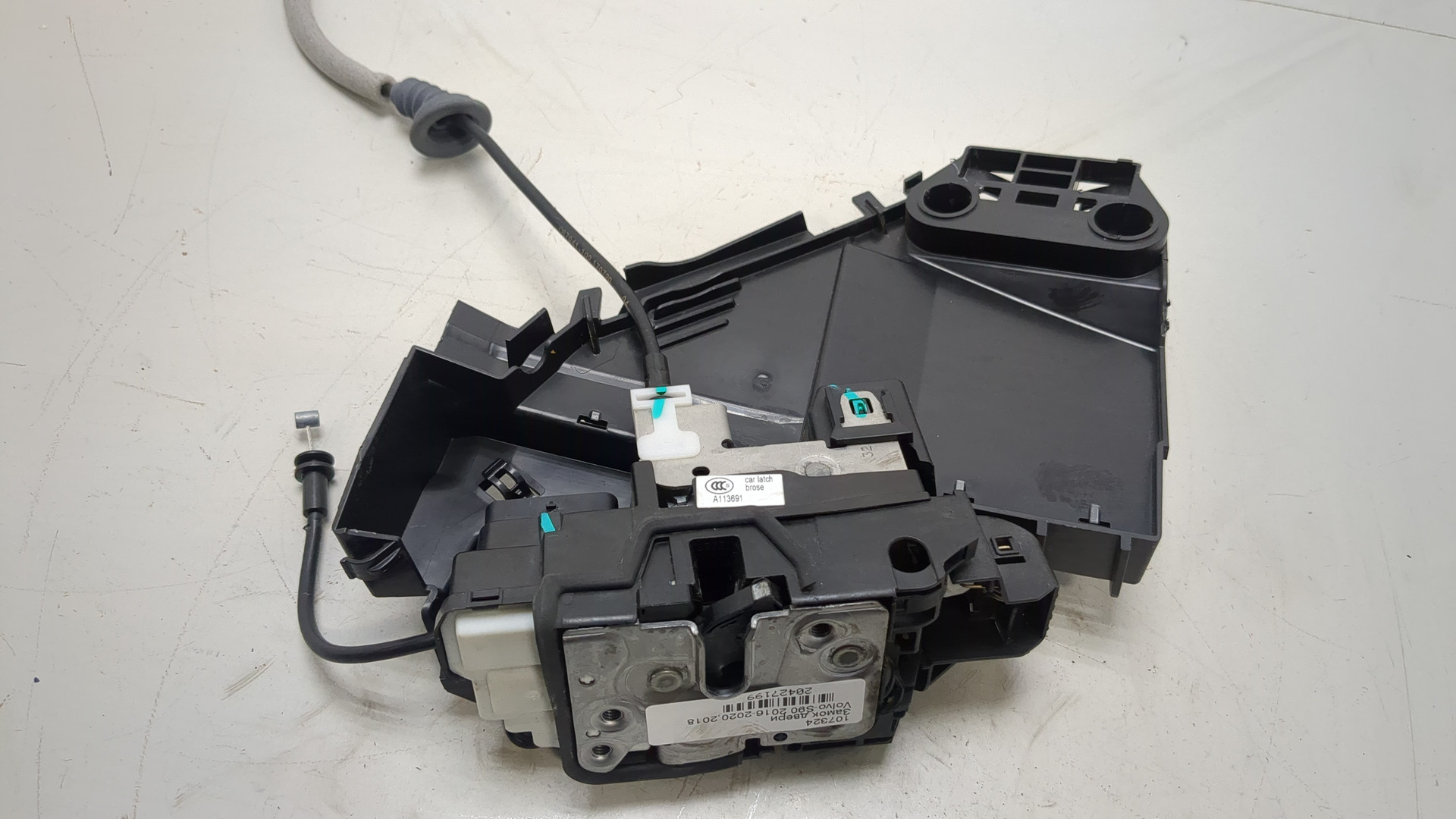 Замок двери задней левой